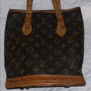 Louis Vuitton bucket shoulder bag